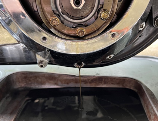 full 3 hole complete oil change Road King Harley Twin Cam 3 hole oil change