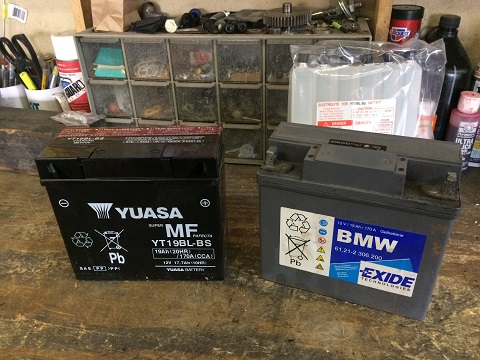 Replace battery BMW R1100R