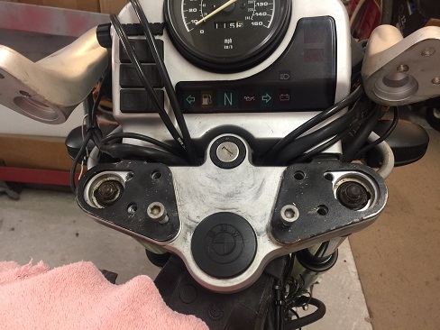 BMW R1100R replace leaking fork seals