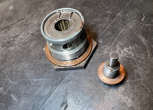 850 Commando crankcase sump filter