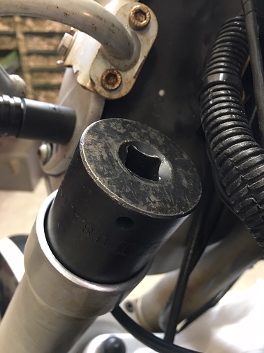 BMW fork seal installation