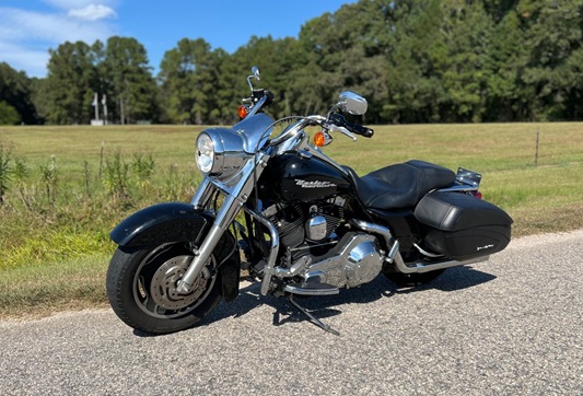 Road King with headlamp wind deflector