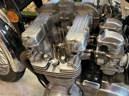 KZ650 fuel tank removed Kawasaki KZ DOHC engine repair