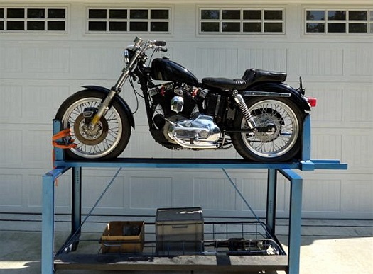 Makeshift sales motorcycle stand