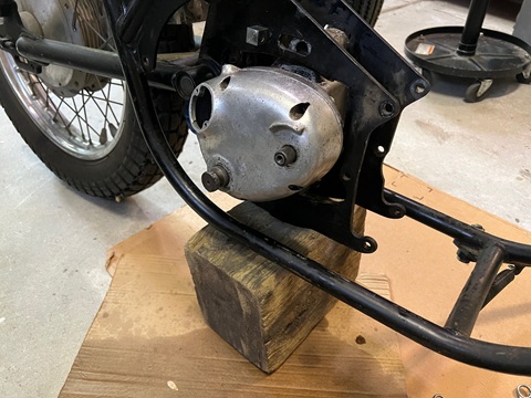 Norton Commando gearbox removal Commando gearbox cradle