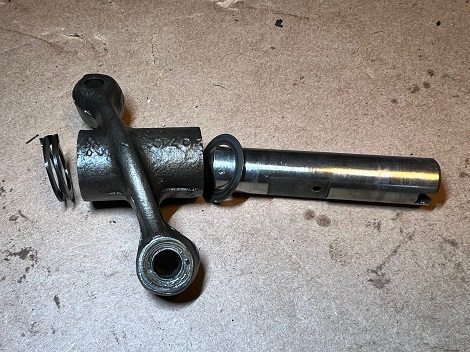 remove rocker arms from head Norton 850