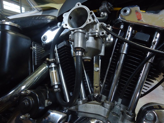 SS Super B carburetor with bracket installed Super B carburetor