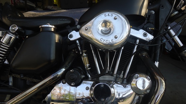 Super B carburetor on Ironhead Sportster