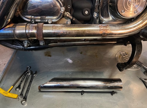Harley Twin Cam 88 remove cam cover without taking off exhaust system