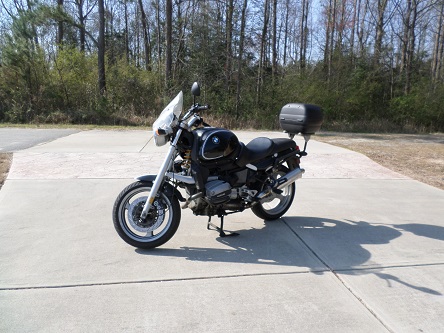 BMW R1100R with Givi cargo box Givi cargo box on BMW motorcycle