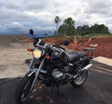 BMW R1100R review