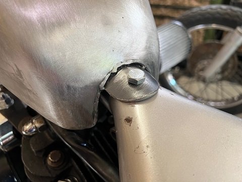 install high mount gas tank on hardtail frame