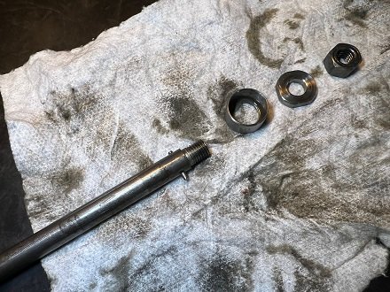 Norton Commando front fork disassembly
