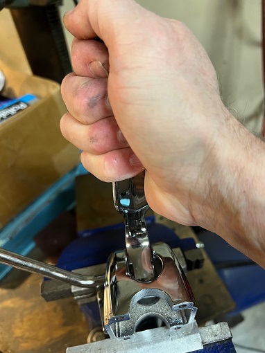 remove e-clip Harley FX master cylinder