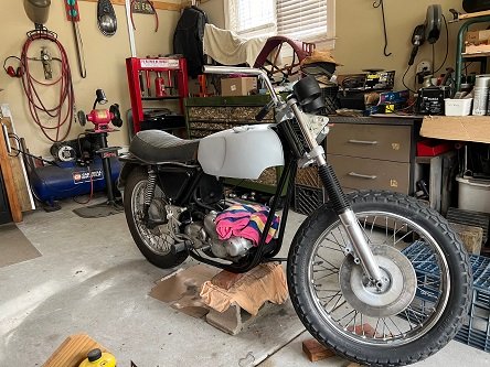 install front wheel Commando Mk2