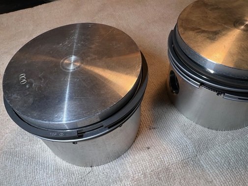 piston ring orientation and spacing