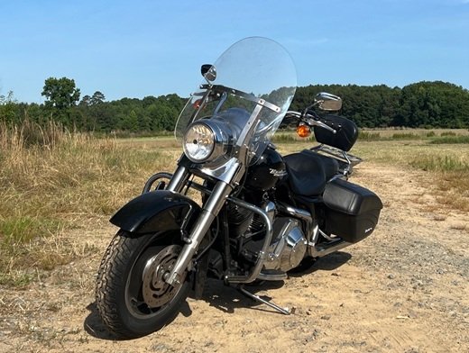 Road King with detachable windshield