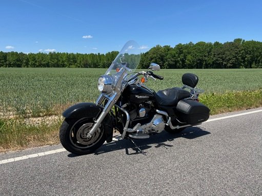 Road King with detachable windshield
